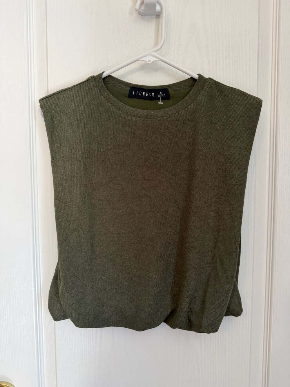 Lioness Padded Shoulder Top Size M Green